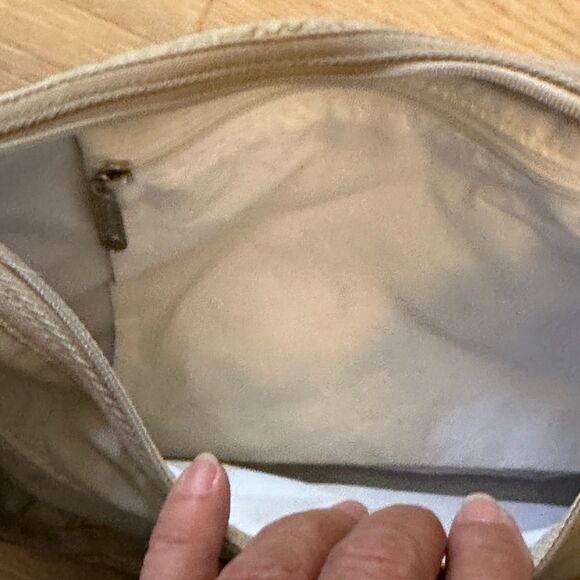 LeSportsac Beige Crossbody Shoulder Bag - Picture 3 of 10